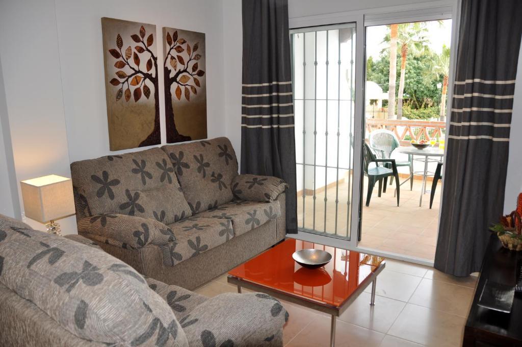 Nerja Paradise Rentals - Chimenea Apts Zimmer foto