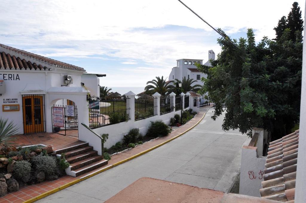 Nerja Paradise Rentals - Chimenea Apts Zimmer foto